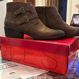 Aerosoles urban myth brown fabric